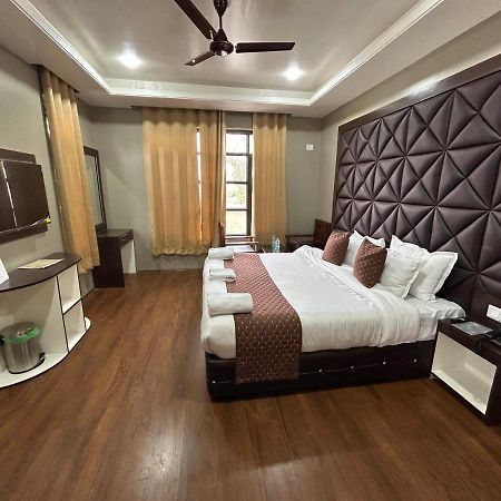 Fair Mount, Airport Road, Humhama Srinagar Otel Dış mekan fotoğraf
