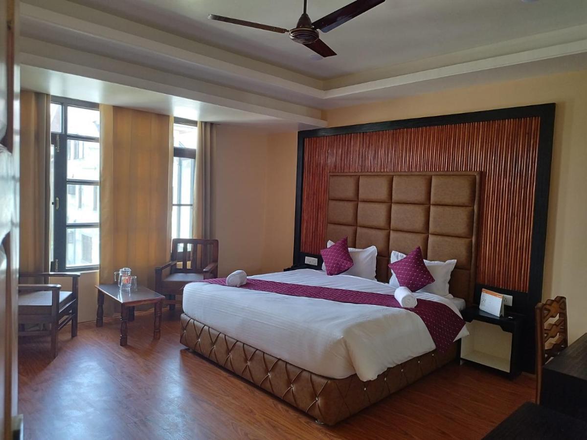 Fair Mount, Airport Road, Humhama Srinagar Otel Dış mekan fotoğraf