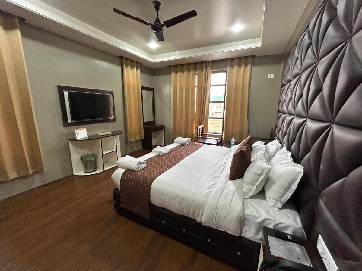 Fair Mount, Airport Road, Humhama Srinagar Otel Dış mekan fotoğraf