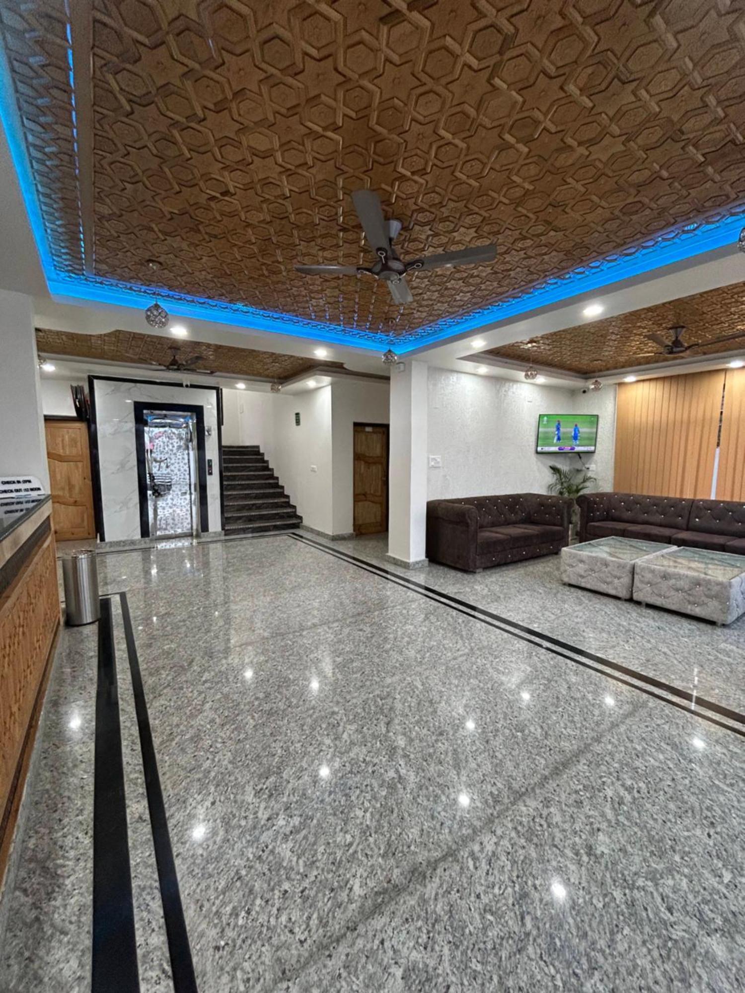 Fair Mount, Airport Road, Humhama Srinagar Otel Dış mekan fotoğraf
